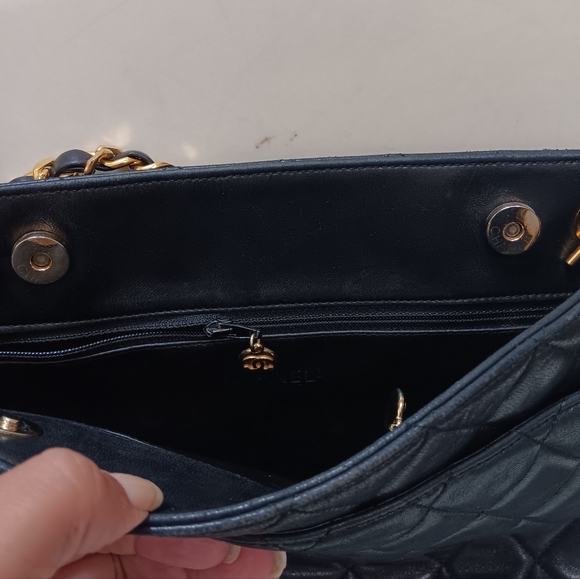 Chanel Vintage Quilted Lambskin Tote Bag 24K Gold Plated Hardware France ✨ COA - Picture 15 of 17